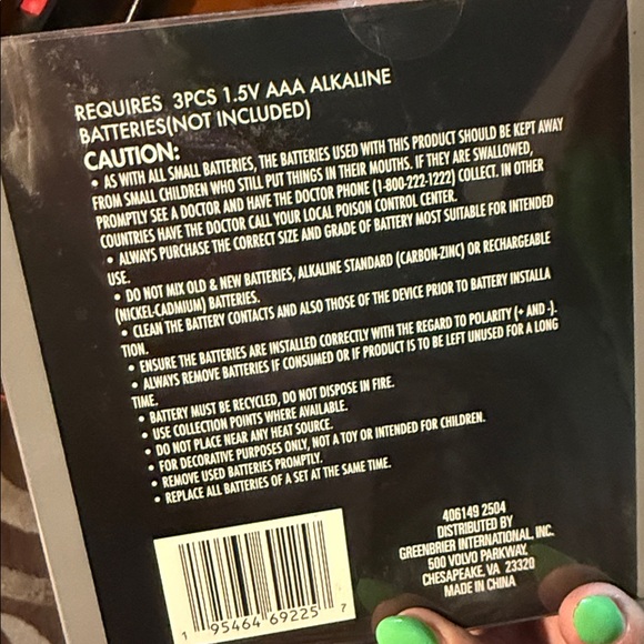 Crawling Monster Hand Prop - Picture 5 of 5